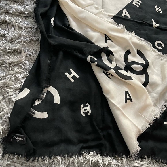 Chanel shawl/ scarf - Picture 5 of 11